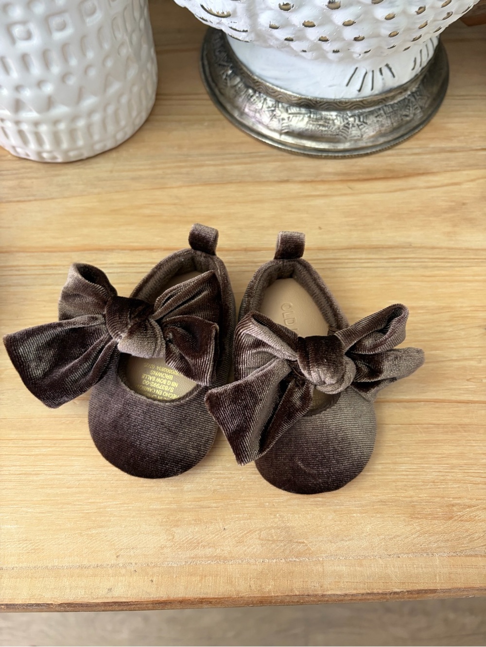 Old Navy Velvet Bow Baby Shoes - Brown - Size 0-3 Months